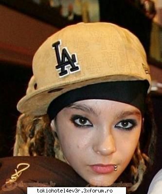 AtEnTiE!pErIcOl De LiPiRe A oKiLoR De SCREEN! - TOM...ce oki frumosi...hhHhmmm...:* - Forum MUZICA-TOKIO HOTEL
