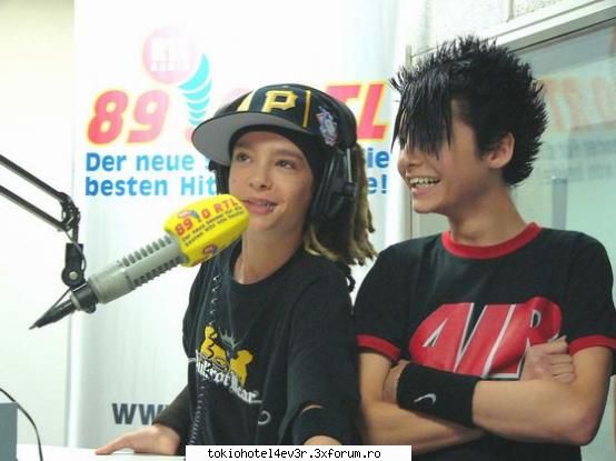 poze cu membrii TOKIO HOTEL - tom si bill cei mai sweet - Forum MUZICA-TOKIO HOTEL